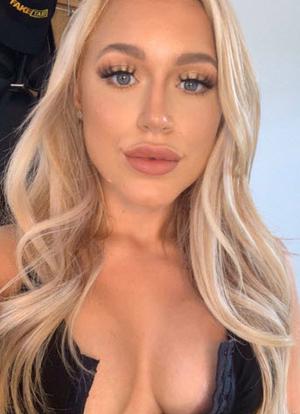 Elle Brooke